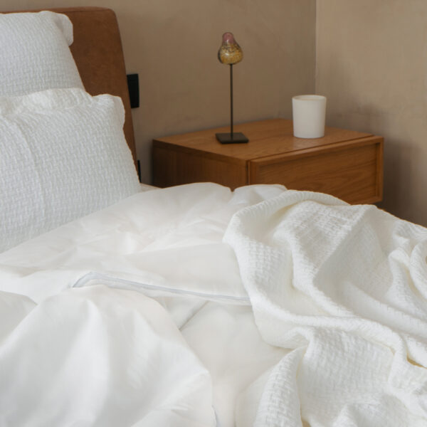 Colcha  MENTA em 100% algodão branco