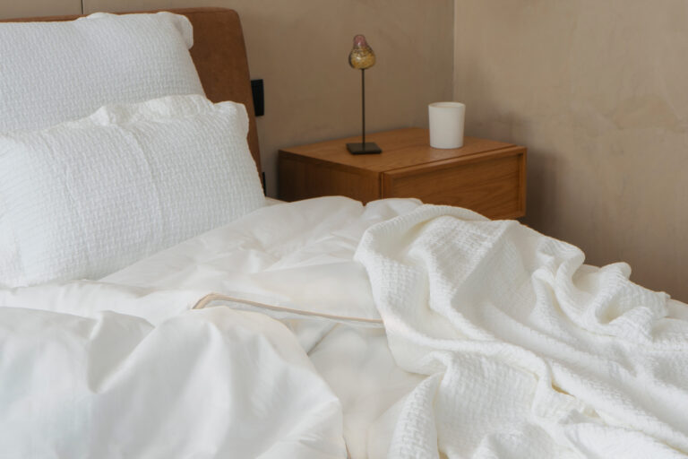 Manta Tapa-pés MENTA em 100% algodão branco