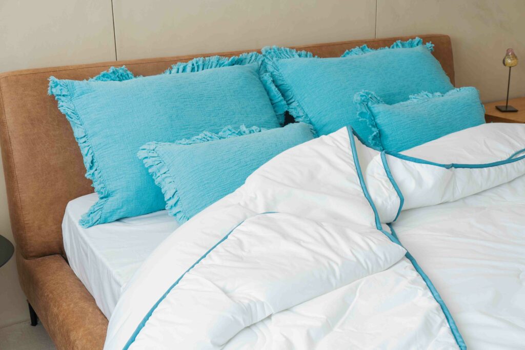 Almofada SALVA em 100% algodão e folho em algodão gaze azul