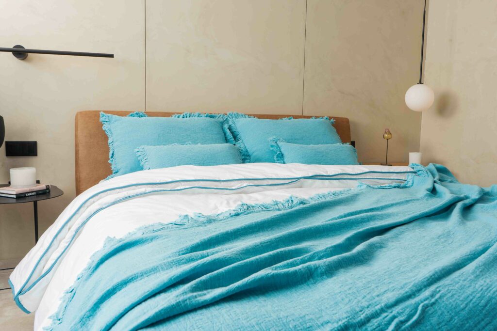 Colcha SALVA em 100% algodão e folho em algodão gaze azul